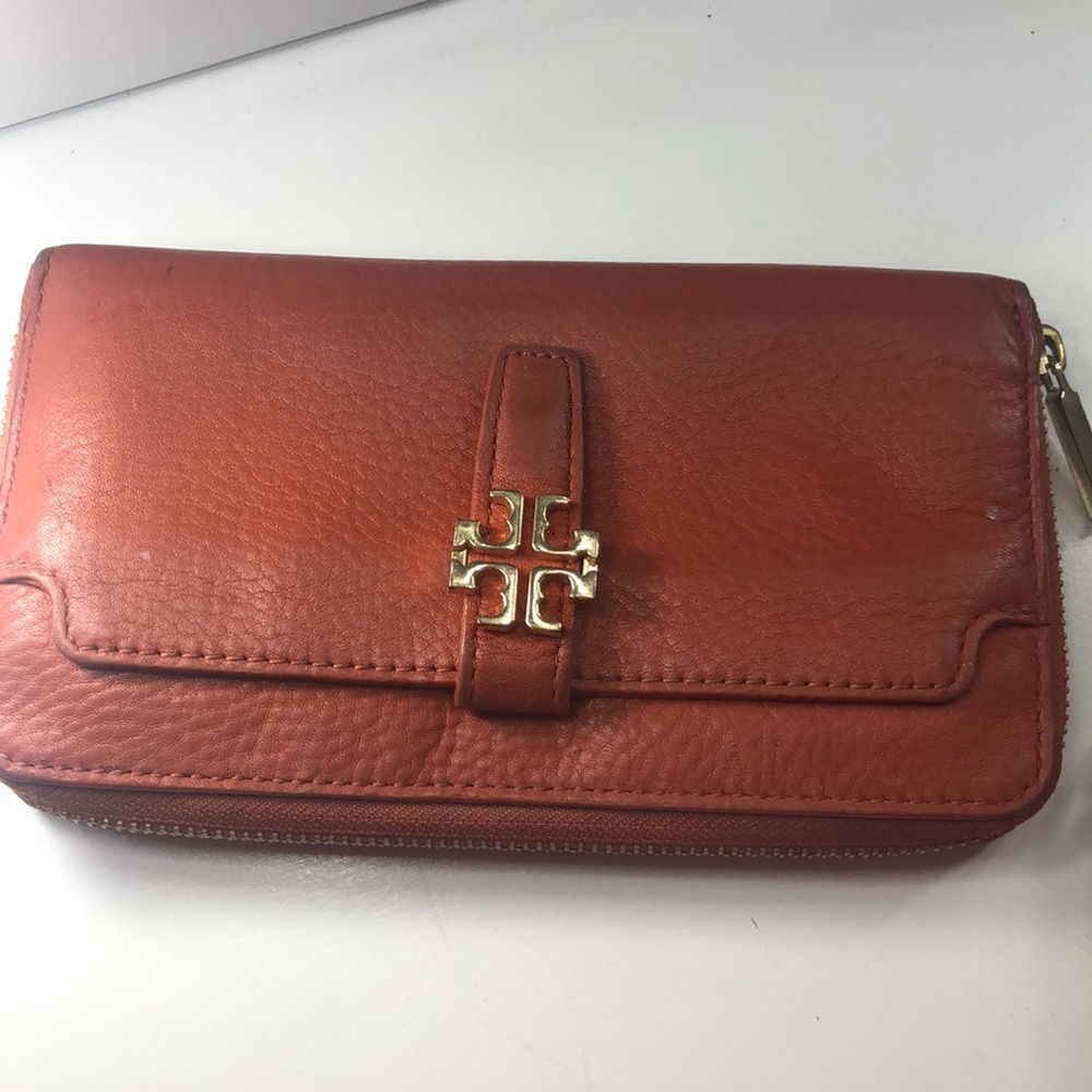 Orange Tory Burch wallet